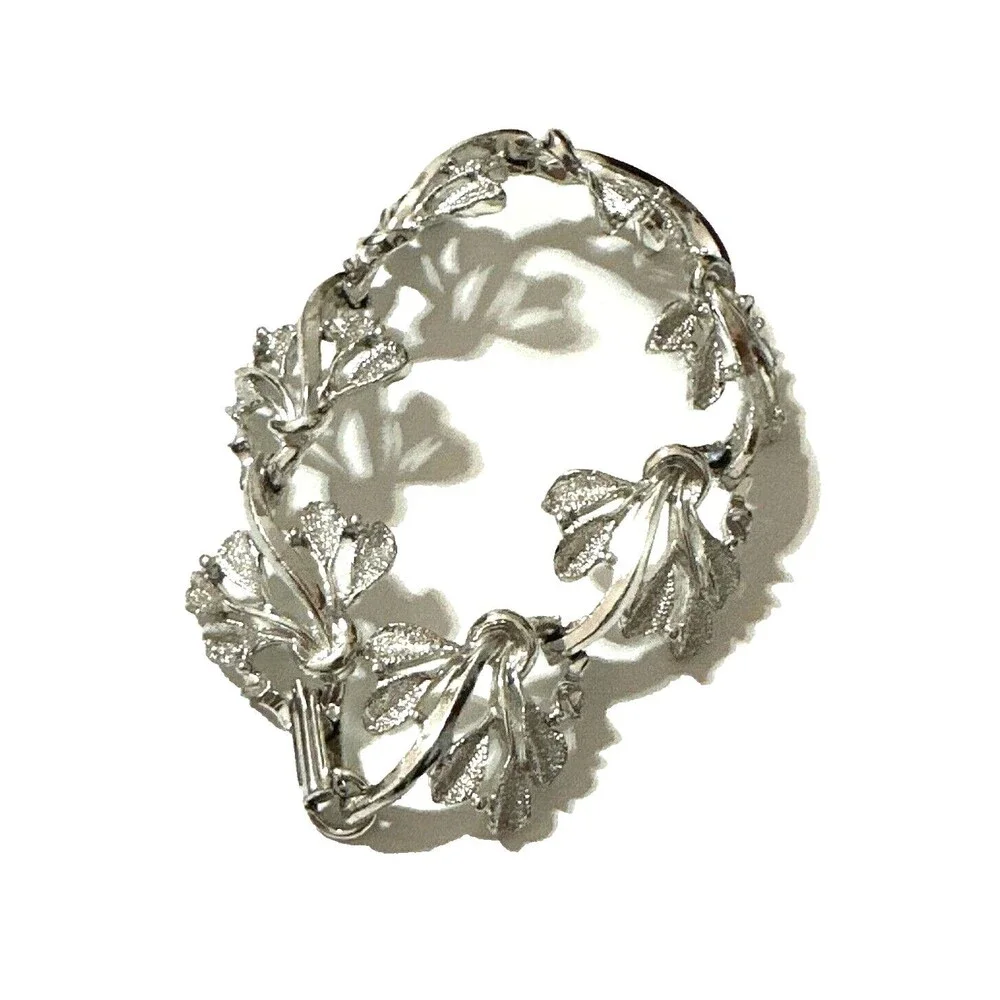 Vintage Ornate Leaf Bracelet Silver Tone Textured Openwork Botanical MCM 7.5
